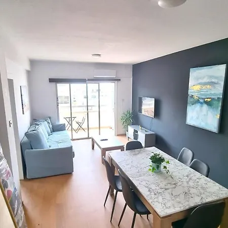 Unique 2br Apt 11 With 300mbit Plus Netflix Apartament Larnaca