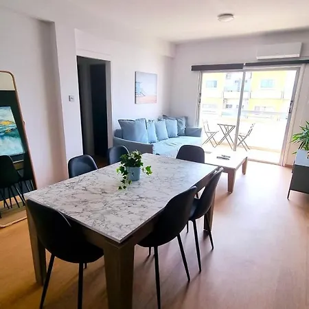 Unique 2br Apt 11 With 300mbit Plus Netflix *